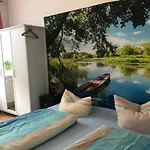 Zur Weissen Taube Апартаменты *